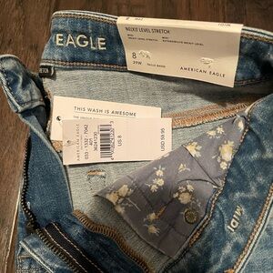 American Eagle Outfitters Women's Light Blue Ripped stretch Jean Shorts!